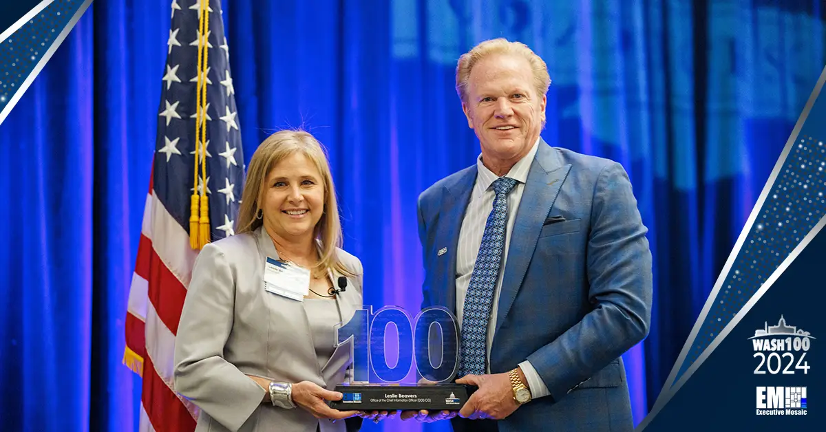 DOD’s Leslie Beavers Accepts 2024 Wash100 Award From Executive Mosaic CEO Jim Garrettson